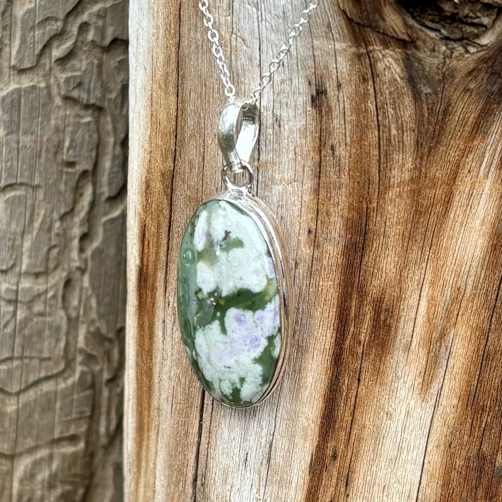 Peace Jade Necklace - Picture 3 of 9
